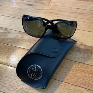 Ray-Ban Polished Black Sunglasses with Green Polarized Lenses *Made in Italy*
